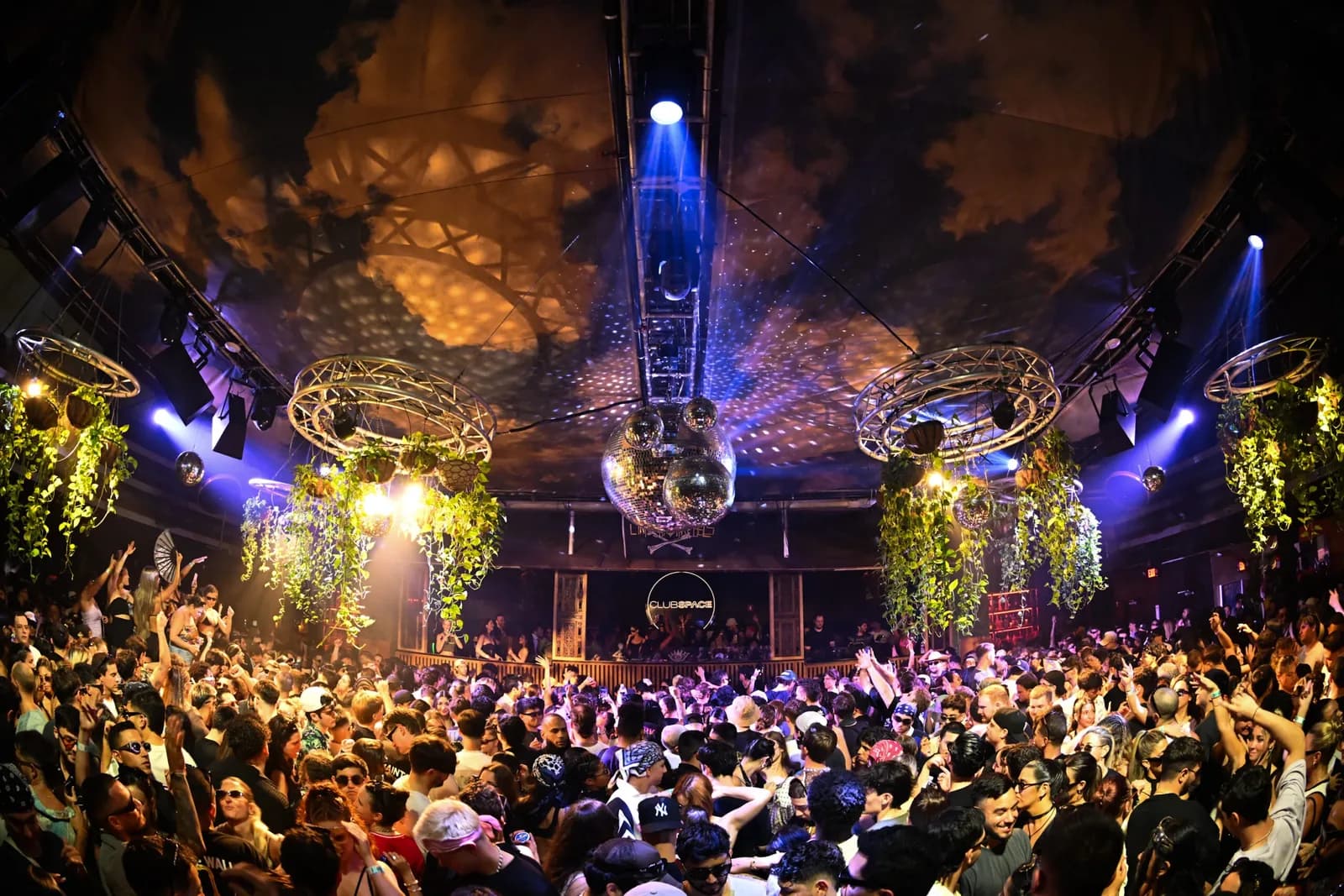 Club Space venue and crowd
